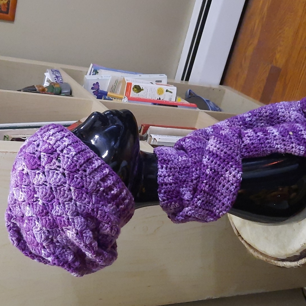 2 PC HANDCRAFTED KNITTED PURPLE MARBLED BEANIE HAT AND MATCHING SCARF NE… - Picture 6 of 9